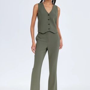 Aritzia Babaton Bradshaw Vest